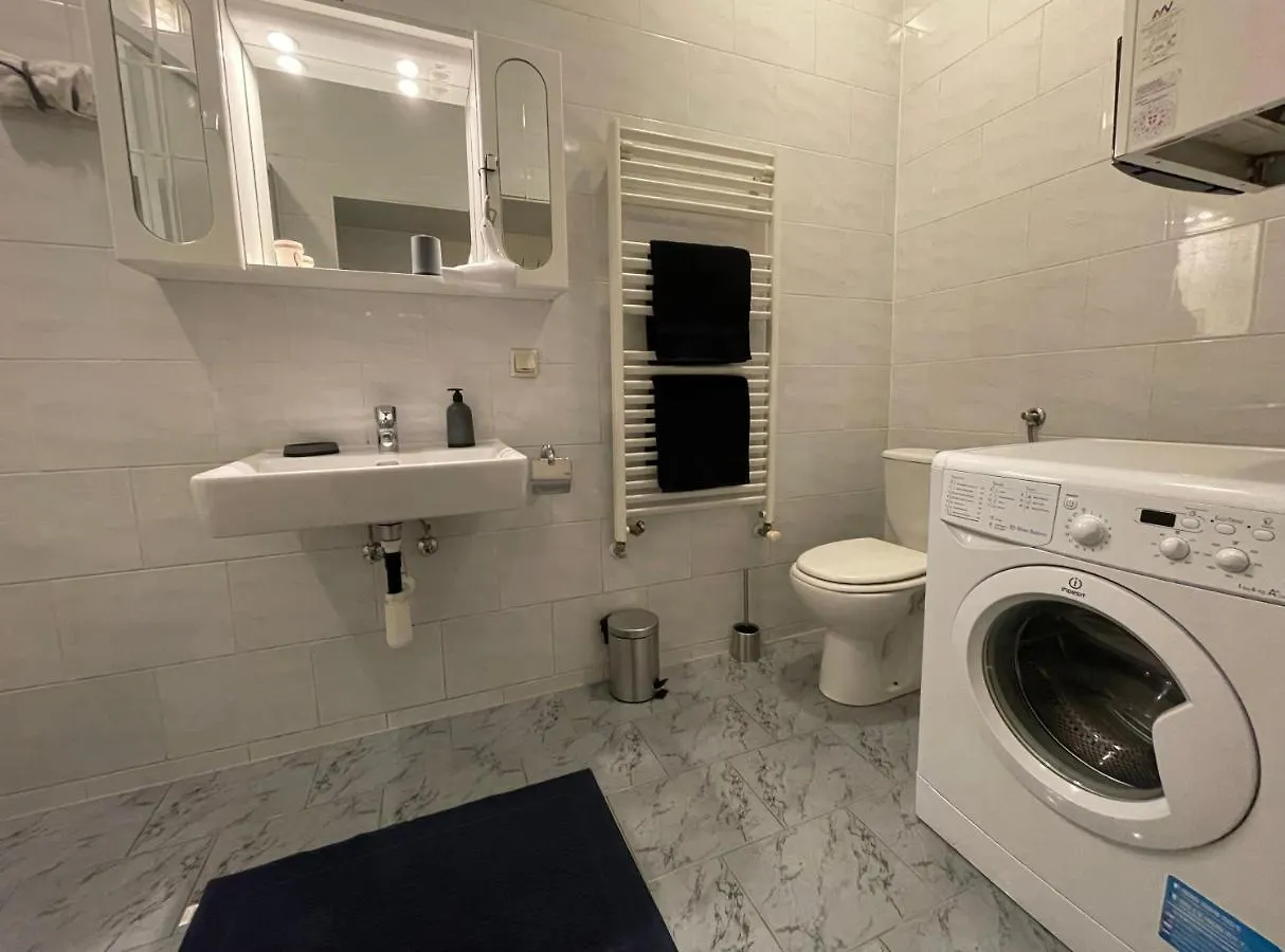 Cozy 8-Person Home In Vienna Located At Haberlgasse 82 N1 0*,  Austria