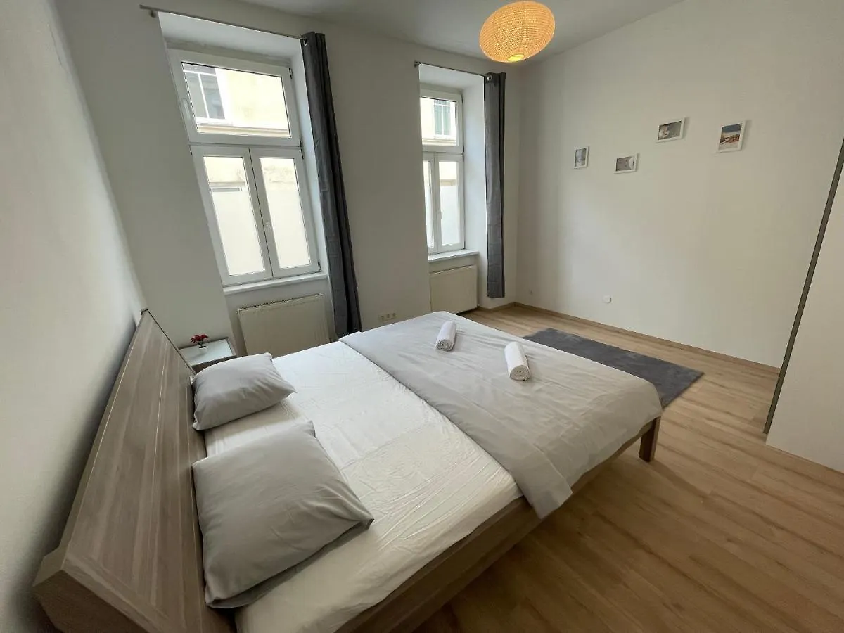 Cozy 8-Person Home In Vienna Located At Haberlgasse 82 N1 Austria